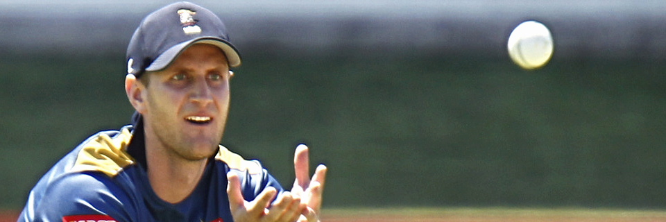 DU BRUYN STEERS KNIGHTS TO VICTORY